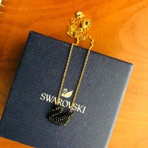 Swarovski Iconic Swan pendant necklace - Rose-gold